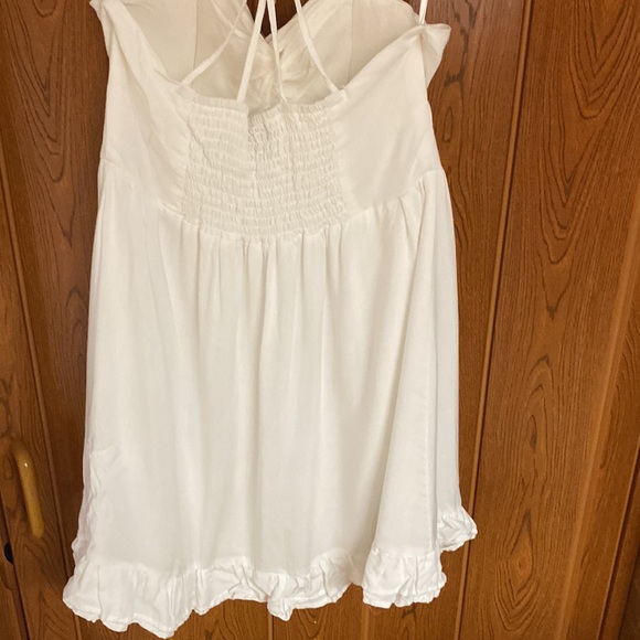 Vintage mini sundress in white with padded bustier. Multi strap - Picture 5 of 11